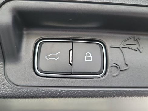 Used 2025 Ford Explorer Active w/ Active Comfort Package image 22