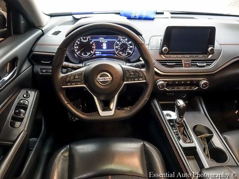 Used 2022 Nissan Altima 2.5 SR w/ Midnight Edition Package FWD image 14