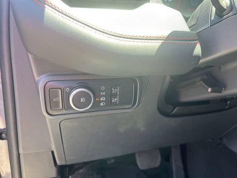 Used 2025 Ford Explorer ST-Line w/ ST-Line Street Pack AWD/4WD image 17