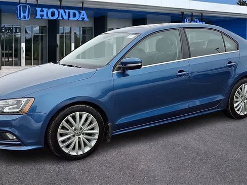 Used 2016 Volkswagen Jetta SEL w/ Lighting Package image 4