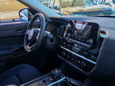 New 2025 Nissan Pathfinder SV image 20