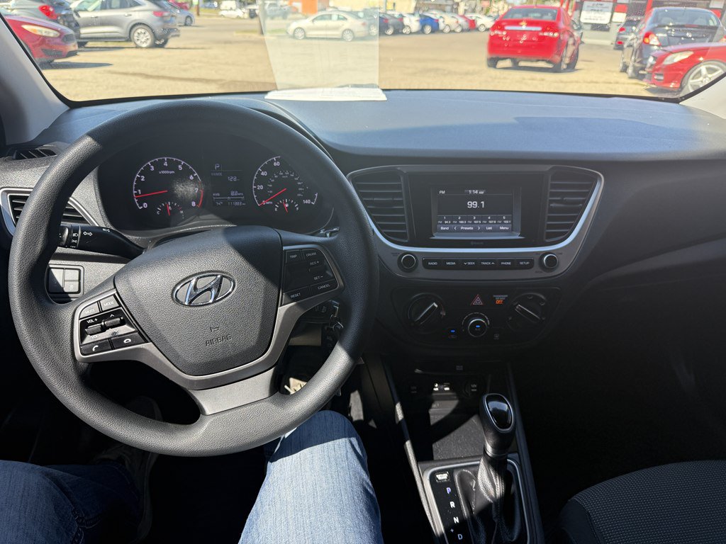 Used 2018 Hyundai Accent SE FWD image 13