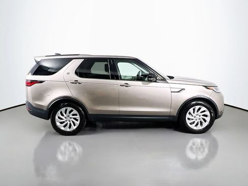 Used 2025 Land Rover Discovery S AWD/4WD image 4
