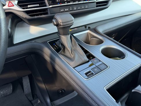 Used 2025 Toyota Sienna LE w/ LE Plus Package image 20