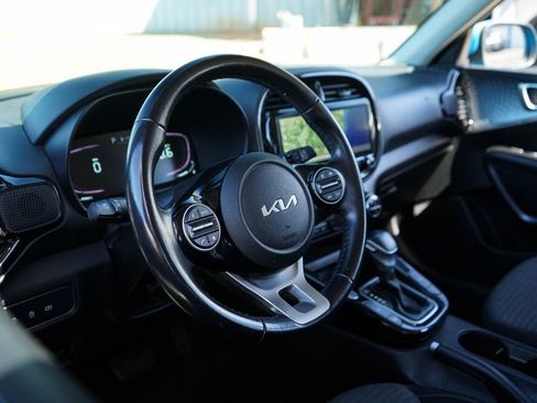 Used 2023 Kia Soul EX FWD image 6