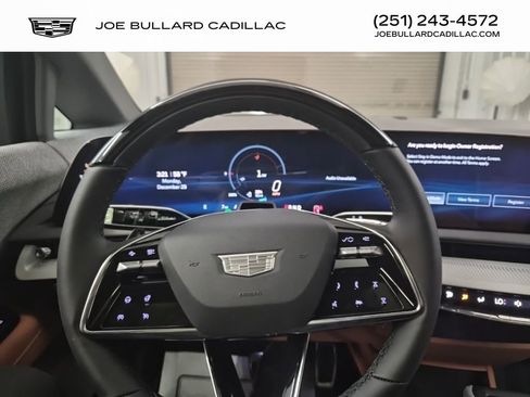 New 2026 Cadillac Optiq Luxury 2 image 23