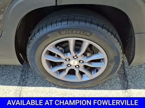 Used 2024 GMC Terrain SLT AWD/4WD image 10