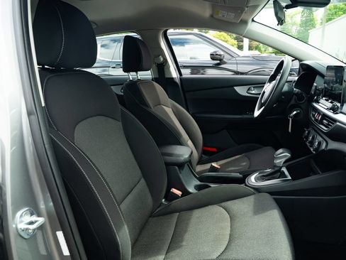 Used 2022 Kia Forte LXS FWD image 23