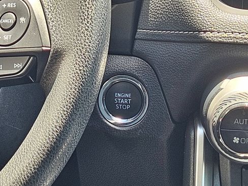 Used 2021 Toyota RAV4 XLE FWD image 15