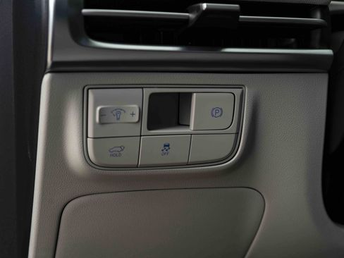 Used 2025 Hyundai Tucson Limited FWD image 38