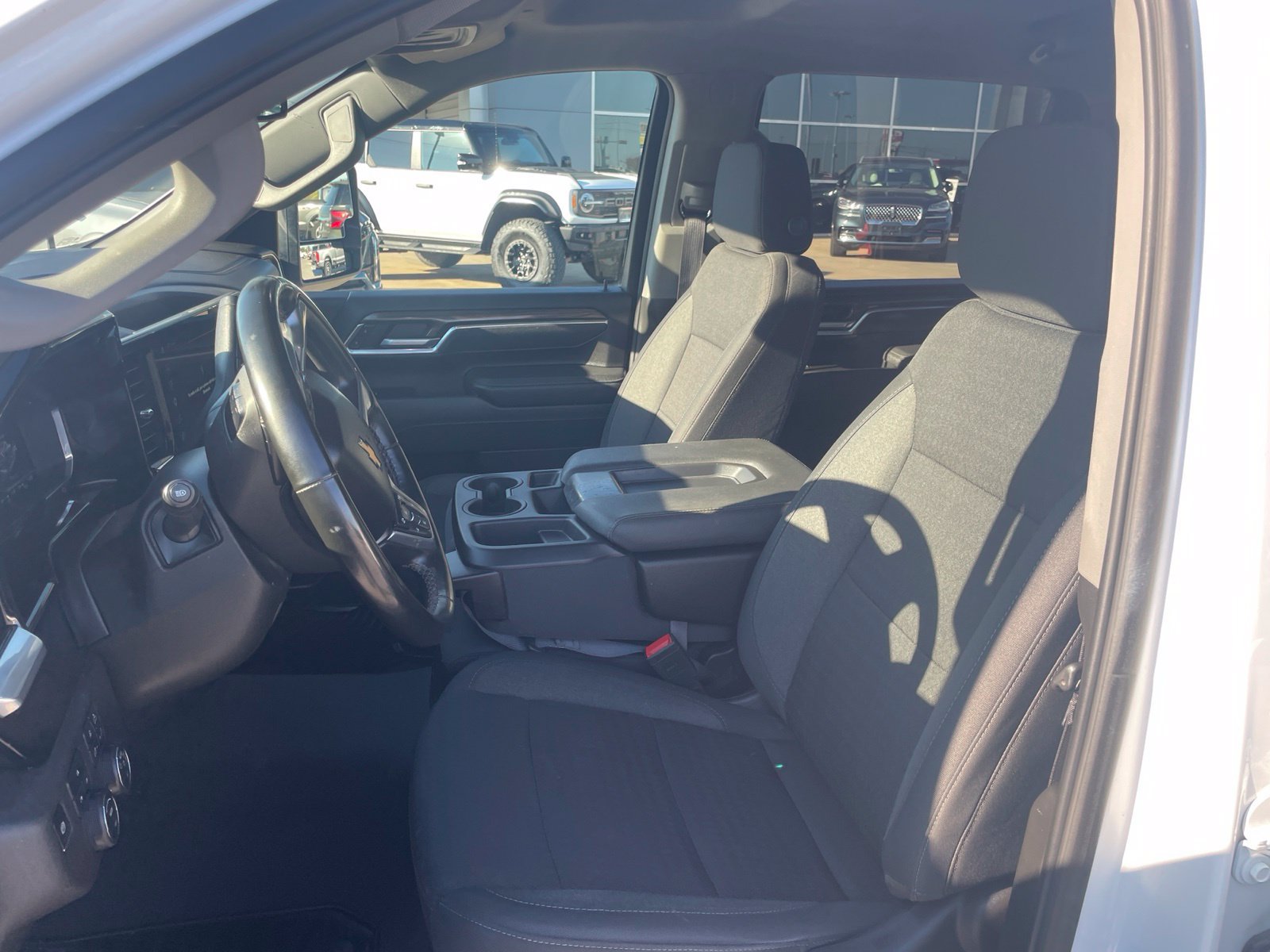 Used 2025 Chevrolet Silverado 2500 LT w/ Safety Package AWD/4WD image 9