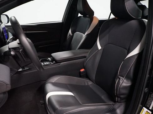Used 2025 Toyota Camry SE FWD image 28