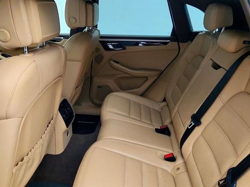 Used 2018 Porsche Macan Turbo image 22