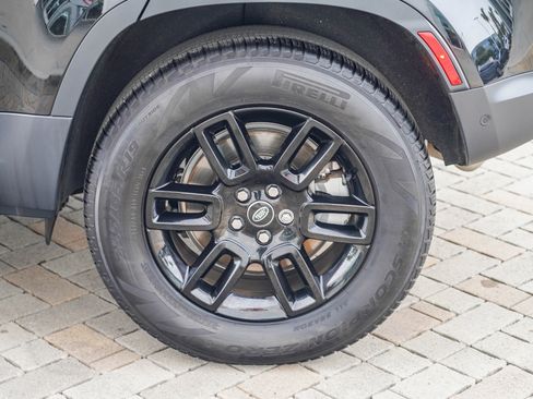 Used 2024 Land Rover Defender 110 S image 12