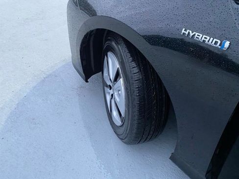 Used 2016 Toyota Prius Four image 24