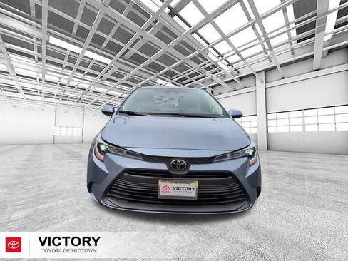 Used 2024 Toyota Corolla LE FWD image 9