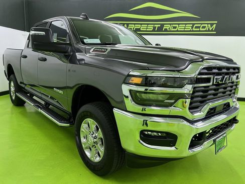 Used 2025 RAM 2500 Big Horn AWD/4WD image 2