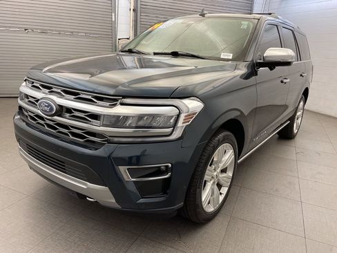 Used 2024 Ford Expedition Platinum image 3