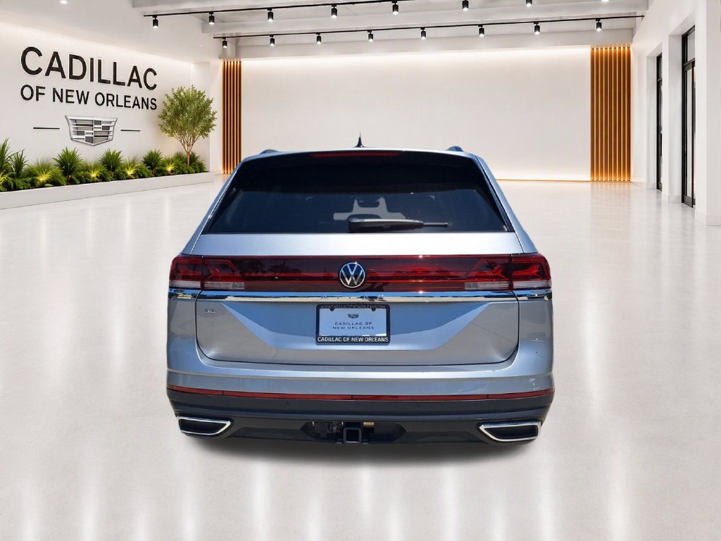 Used 2025 Volkswagen Atlas SE FWD image 4