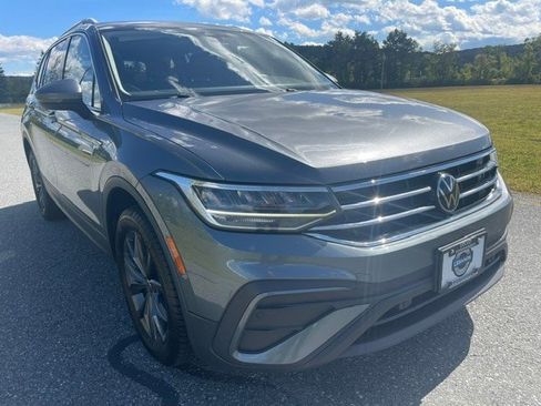 Used 2022 Volkswagen Tiguan SE AWD/4WD image 6