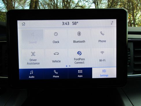 Certified 2023 Ford Explorer XLT w/ Equipment Group 202A image 34