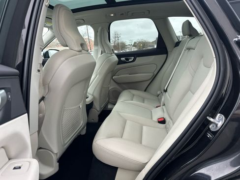 Used 2024 Volvo XC60 B5 Core w/ Climate Package AWD/4WD image 16
