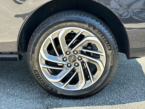 Used 2025 Lincoln Navigator Reserve image 22