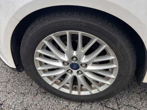 Used 2014 Ford Focus Titanium FWD image 20