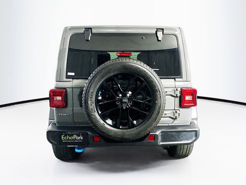 Used 2022 Jeep Wrangler Unlimited Sahara w/ Cold Weather Group AWD/4WD image 7