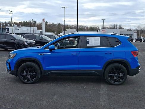 Used 2023 Volkswagen Taos SE image 7