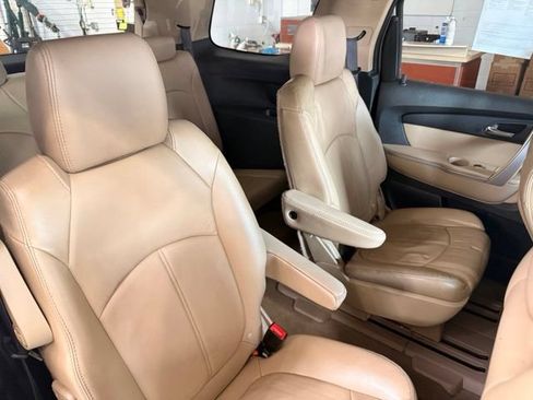 Used 2011 GMC Acadia SLT AWD/4WD image 28