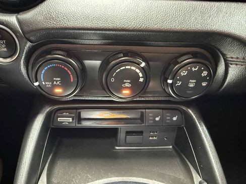 Used 2019 MAZDA MX-5 Miata RF Club RWD image 12