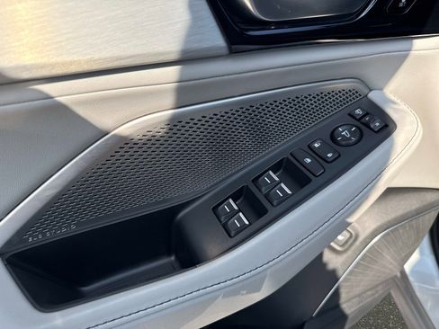 Used 2023 Acura MDX FWD w/ Technology Package image 21