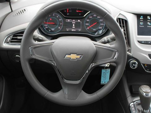 Used 2017 Chevrolet Cruze LS image 8