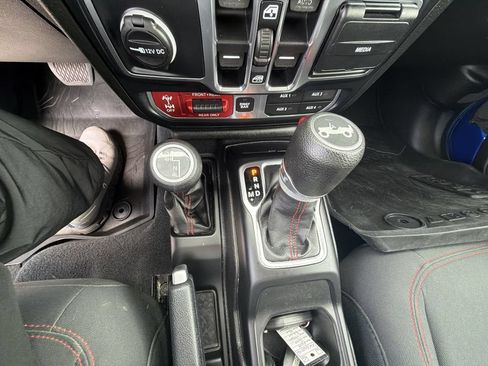 Used 2019 Jeep Wrangler Unlimited Rubicon AWD/4WD image 25