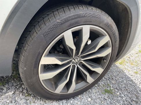 Used 2020 Volkswagen Atlas Cross Sport SEL R-Line FWD image 7