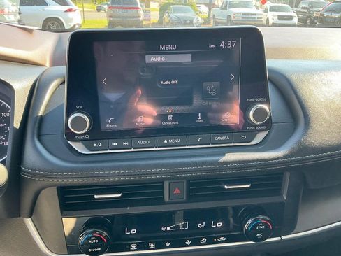 Used 2023 Nissan Rogue SV AWD/4WD image 15