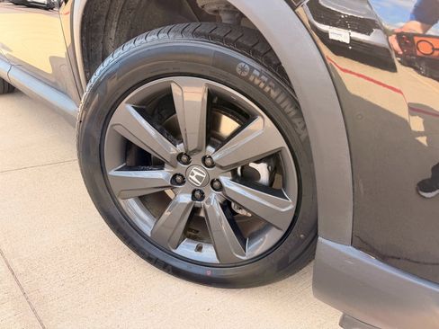 Certified 2023 Honda Pilot Sport image 32