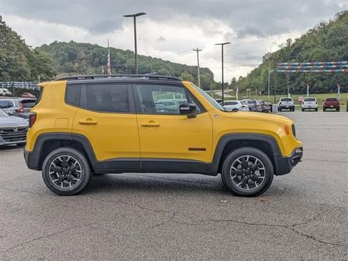 Used 2023 Jeep Renegade Trailhawk AWD/4WD image 6