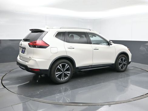 Used 2017 Nissan Rogue SL w/ SL Premium Package image 5