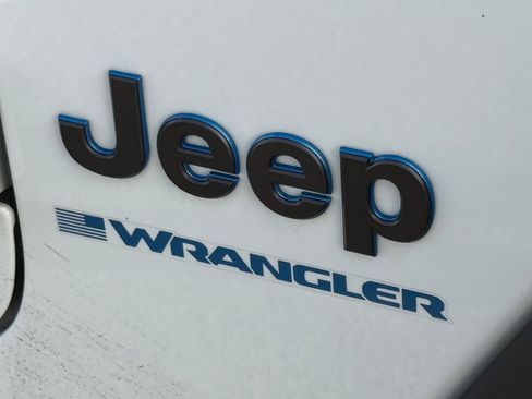 Certified 2023 Jeep Wrangler Unlimited AWD/4WD image 2