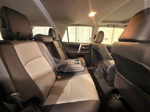 Used 2019 Toyota 4Runner SR5 Premium RWD image 33