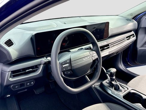New 2025 Kia K4 LXS image 4