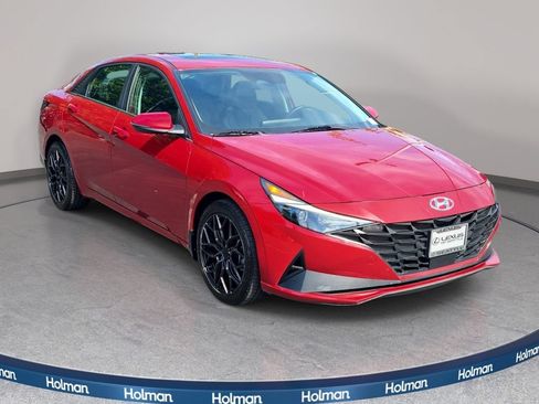 Used 2022 Hyundai Elantra Limited FWD image 4