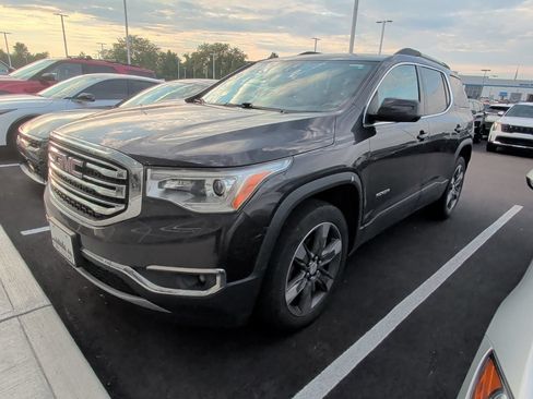 Used 2018 GMC Acadia SLT w/ LPO, Cargo Package AWD/4WD image 2
