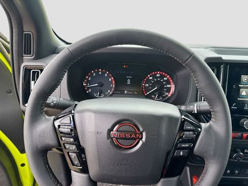 Used 2026 Nissan Frontier Pro-X w/ Pro-X Convenience Package RWD image 13