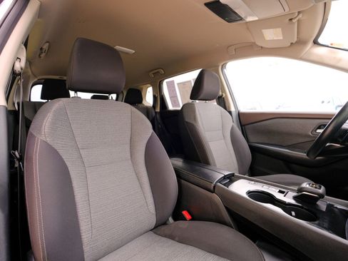 Used 2023 Nissan Rogue SV image 18