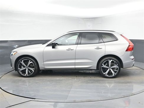 Used 2023 Volvo XC60 B6 Ultimate w/ Climate Package image 5