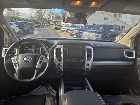 Used 2017 Nissan Titan PRO-4X image 13