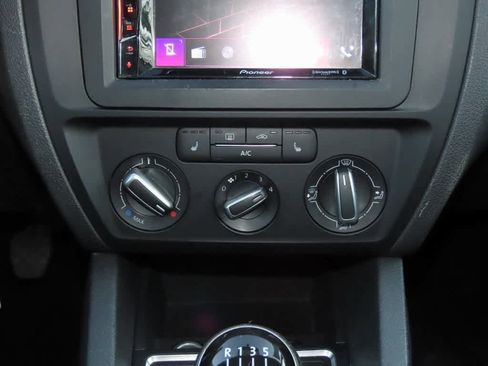 Used 2018 Volkswagen Jetta S w/ Cold Weather Package image 19